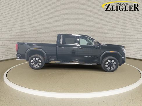 New 2026 GMC Sierra 3500 Denali w/ Denali Reserve Package image 4
