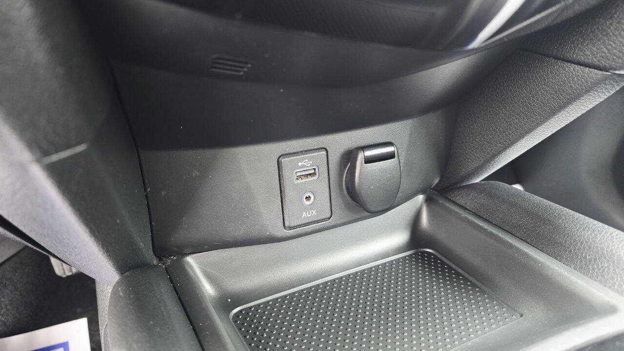 Used 2017 Nissan Rogue S FWD image 17