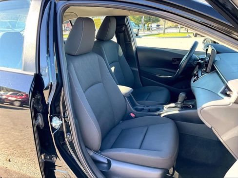 Used 2023 Toyota Corolla LE image 11