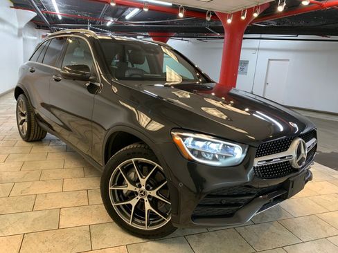 Used 2022 Mercedes-Benz GLC 300 4MATIC image 3