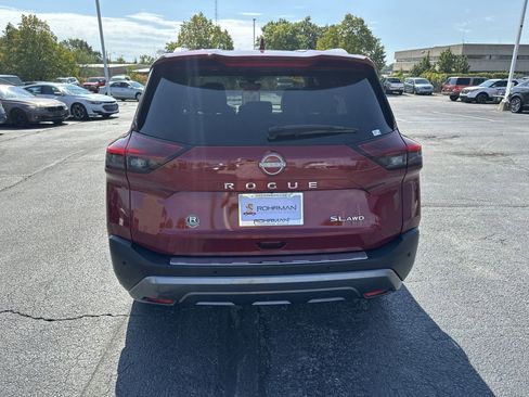Used 2022 Nissan Rogue SL w/ SL Premium Package image 6