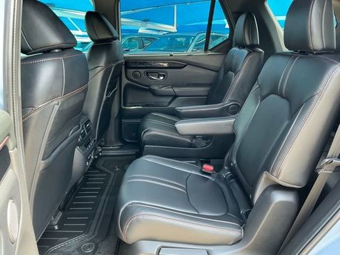 Used 2023 Honda Pilot TrailSport image 10