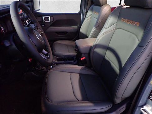 New 2026 Jeep Gladiator Mojave image 9