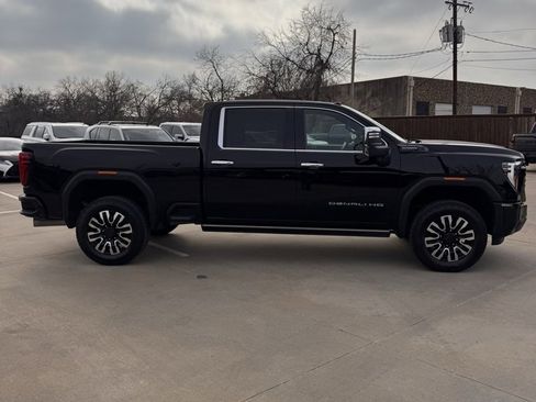 Used 2024 GMC Sierra 3500 Denali Ultimate image 9