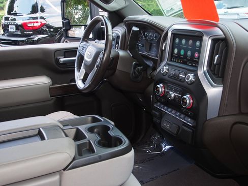 Used 2022 GMC Sierra 3500 SLE w/ SLE Convenience Package AWD/4WD image 11