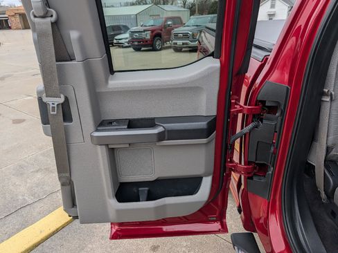 Used 2017 Ford F150 XLT w/ Equipment Group 302A Luxury image 16