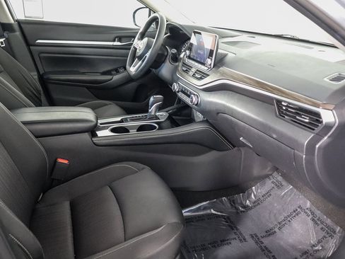 Used 2023 Nissan Altima 2.5 SV image 16