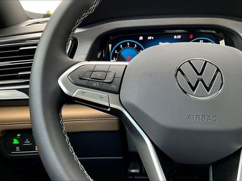 New 2026 Volkswagen Atlas Cross Sport SE image 10