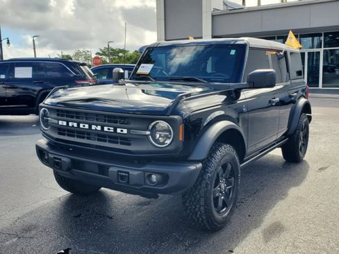 Certified 2024 Ford Bronco Black Diamond image 3