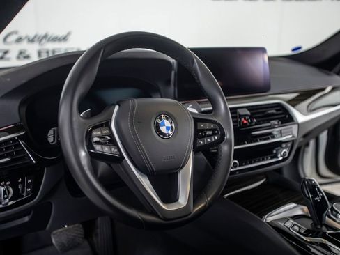 Used 2023 BMW 530i w/ Premium Package RWD image 21
