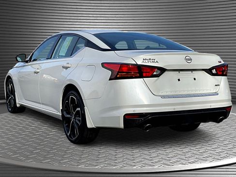 Used 2023 Nissan Altima 2.5 SR w/ SR Premium Package image 4