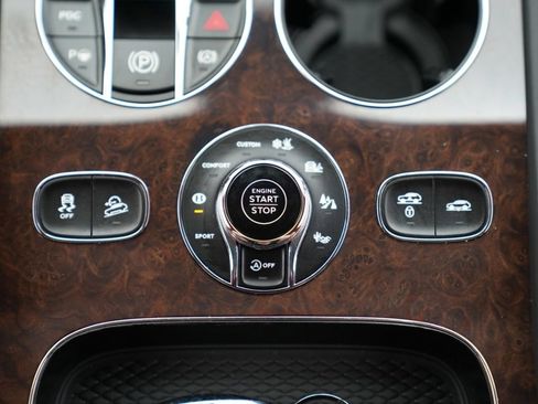 Used 2022 Bentley Bentayga Speed AWD/4WD image 31