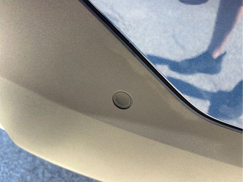 Used 2021 BMW X5 xDrive45e w/ Premium Package image 17