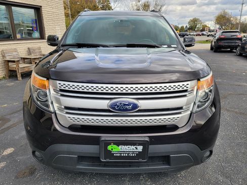 Used 2013 Ford Explorer XLT image 2