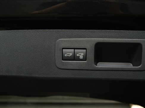 Used 2026 Lexus LX 700h Luxury w/ Appearance Package image 39