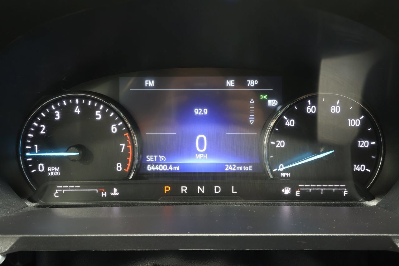 Used 2022 Ford Explorer XLT w/ Equipment Group 202A AWD/4WD image 8