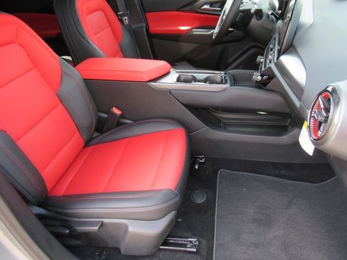 New 2025 Chevrolet Equinox EV RS image 11