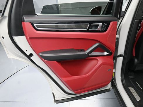 Certified 2022 Porsche Cayenne Turbo image 23