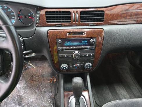 Used 2011 Chevrolet Impala LT image 10