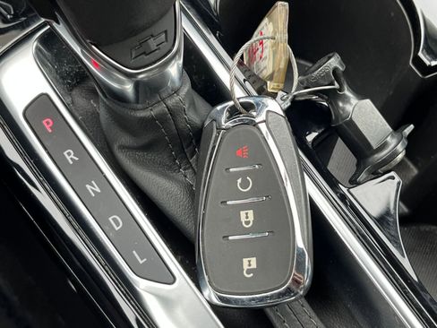 Used 2025 Chevrolet Trax LT image 22