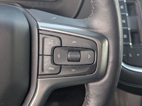Used 2022 Chevrolet Suburban Premier AWD/4WD image 18