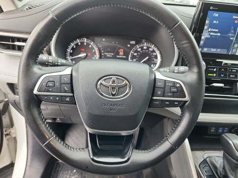 Used 2022 Toyota Highlander Limited AWD/4WD image 9
