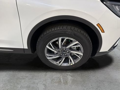 New 2026 Lincoln Corsair Premiere FWD image 29