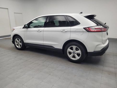 Used 2020 Ford Edge SE FWD image 3