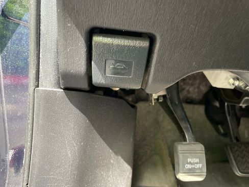 Used 2015 Toyota Prius Two FWD image 10