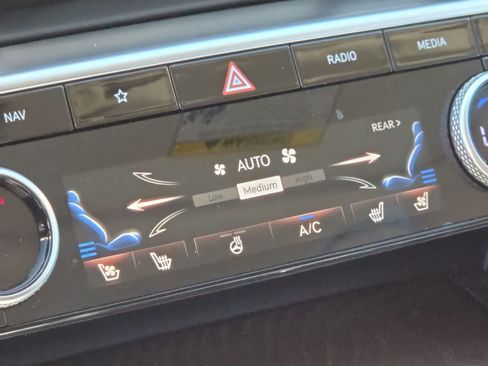 Used 2021 Genesis GV80 3.5T w/ Advanced Package 06 AWD/4WD image 30