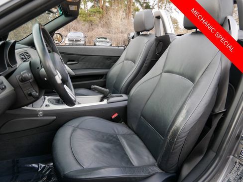 Used 2004 BMW Z4 2.5i RWD image 12