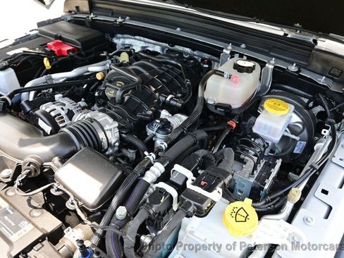 Used 2024 Jeep Wrangler Sport AWD/4WD image 36