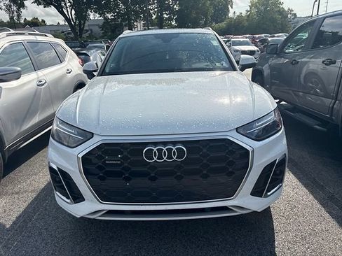 Used 2022 Audi Q5 2.0T Premium Plus w/ Premium Plus Package AWD/4WD image 3