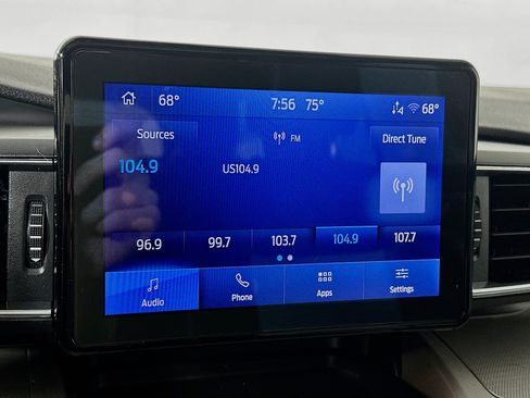 Used 2022 Ford Explorer XLT w/ Equipment Group 202A AWD/4WD image 14