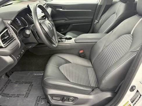 Used 2024 Toyota Camry SE image 16