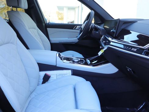New 2026 BMW X5 sDrive40i w/ M Sport Package image 18