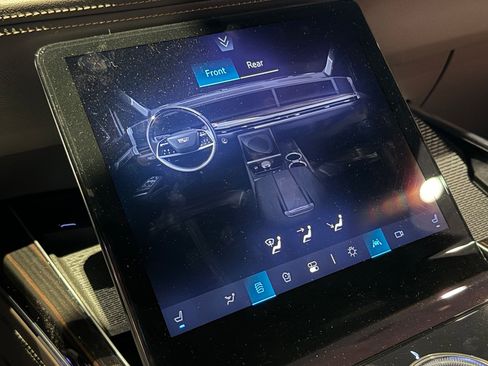 New 2026 Cadillac Escalade Luxury w/ Touring Package image 33