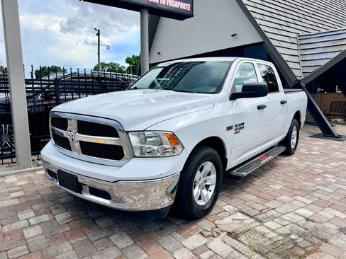 Used 2019 RAM 1500 Tradesman w/ Chrome Appearance Group RWD image 5