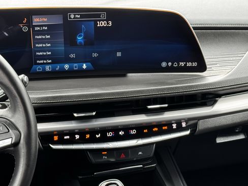 Used 2025 Cadillac XT4 Premium Luxury image 17