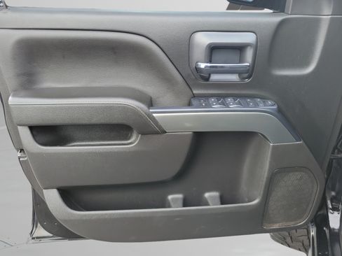 Used 2018 Chevrolet Silverado 1500 LT w/ LT Eassist Package AWD/4WD image 16