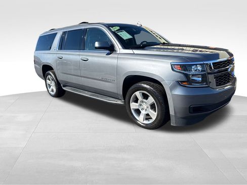 Used 2019 Chevrolet Suburban LT image 8