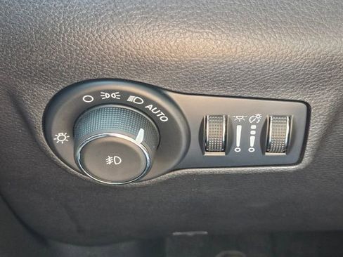 Used 2024 Jeep Compass Latitude AWD/4WD image 21