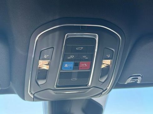 Used 2024 Jeep Wagoneer 4WD w/ Convenience Group I image 25