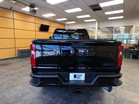 Used 2024 Chevrolet Silverado 2500 High Country w/ Midnight Edition AWD/4WD image 6