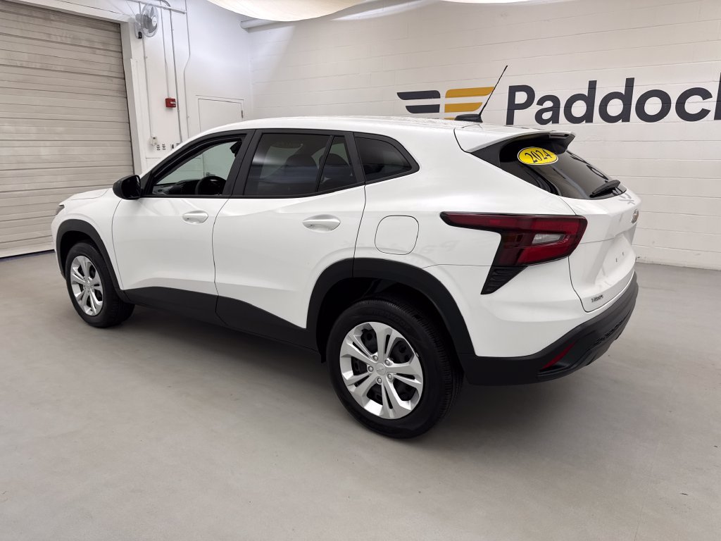 Used 2024 Chevrolet Trax LS FWD image 3