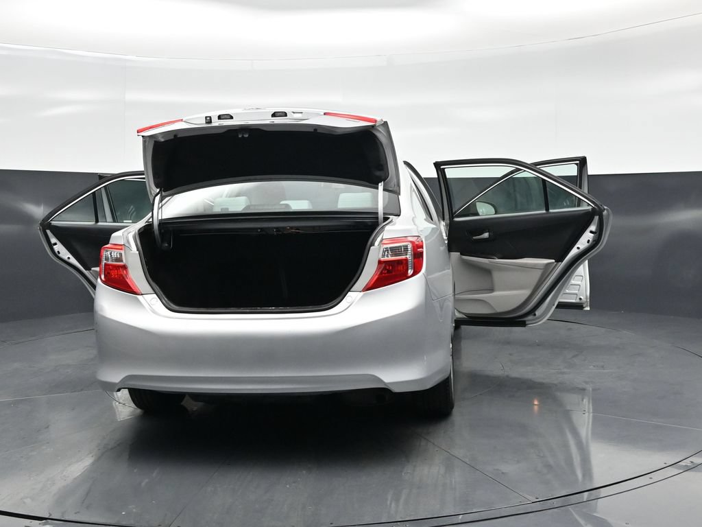Used 2014 Toyota Camry LE FWD image 27