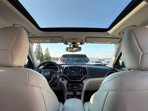 Used 2019 Jeep Cherokee Limited w/ Trailer Tow Group AWD/4WD image 23