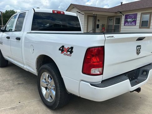 Used 2018 RAM 1500 Express w/ Express Value Package AWD/4WD image 3