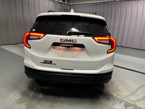 Used 2023 GMC Terrain SLE w/ Driver Convenience Package image 6
