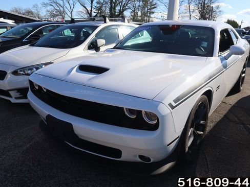 Used 2023 Dodge Challenger R/T w/ Plus Package image 6